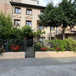 Boutique Cathedral Plaza Residences For Rent Downtown Bucureşti