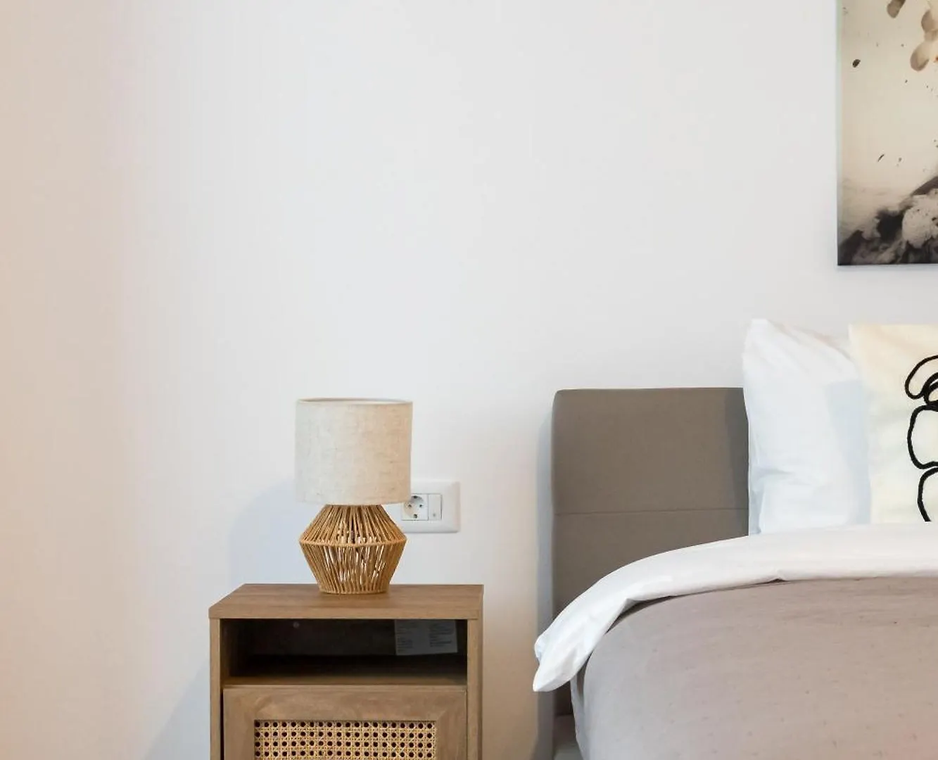 Pop Up Aparthotel Bucureşti 0*,  România