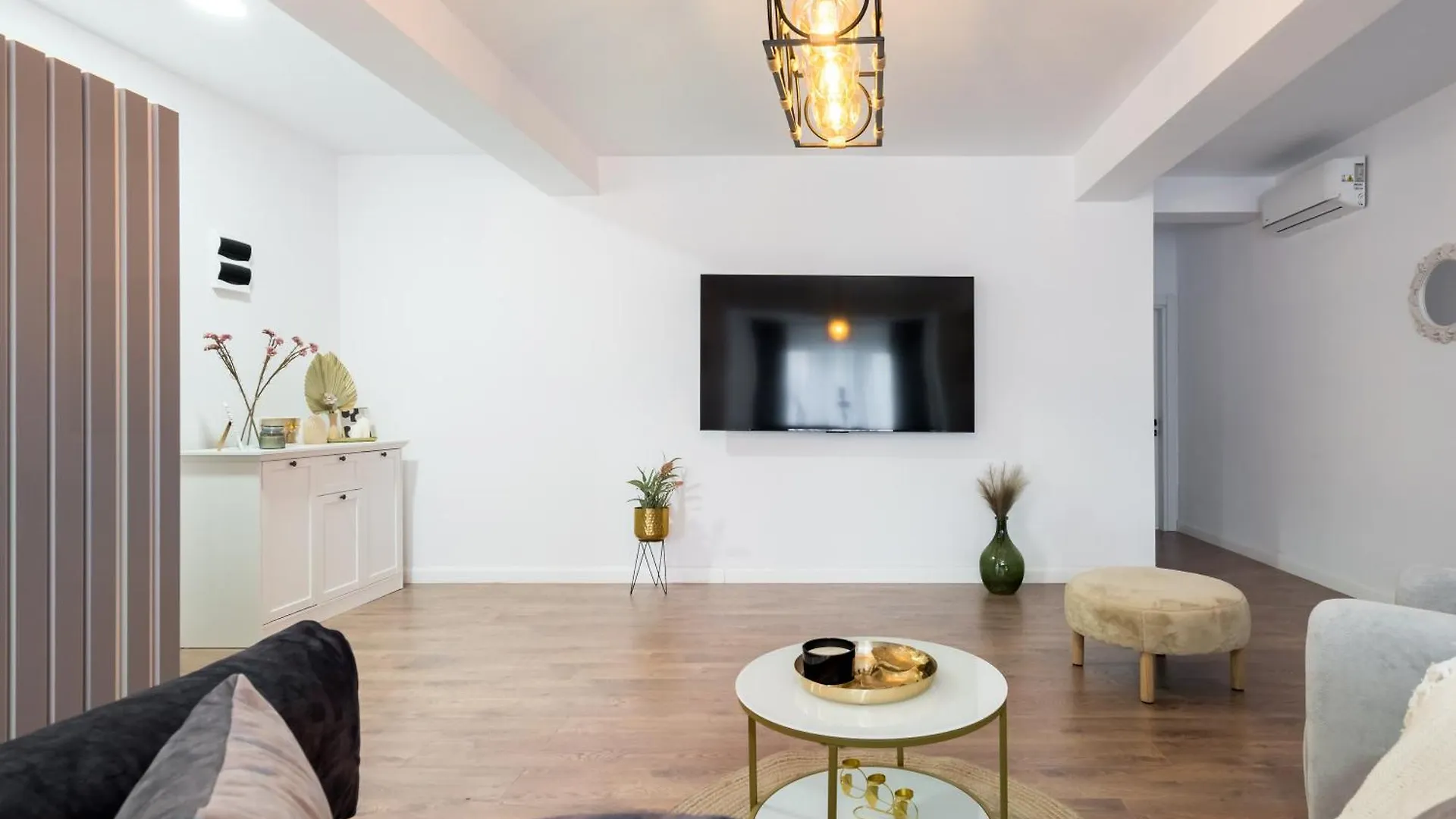 Pop Up Aparthotel Bucureşti 0*,  România